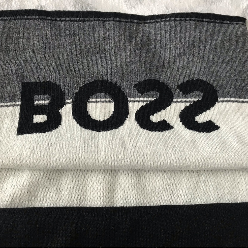 BNWT HUGO BOSS SCARF - Picture 7 of 7
